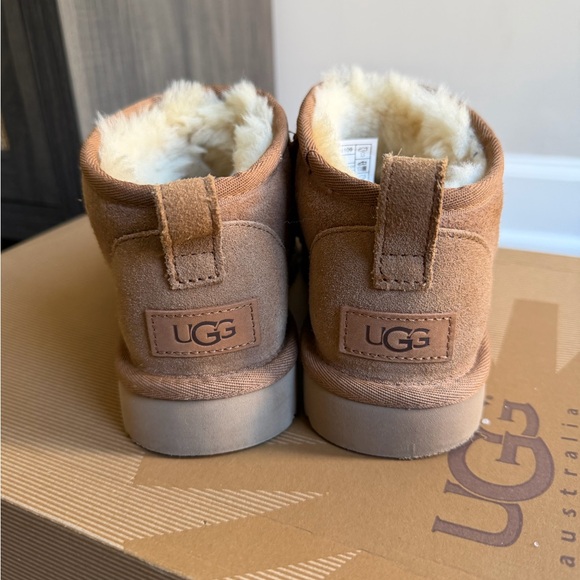 UGGs Ultra Mini Boots Women - Picture 2 of 5